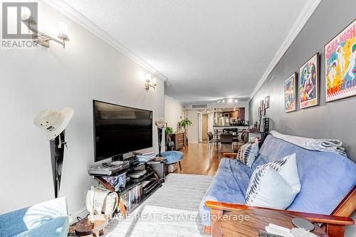 310 - 1001 Bay Street, Toronto, ON - Indoor Photo Showing Bedroom