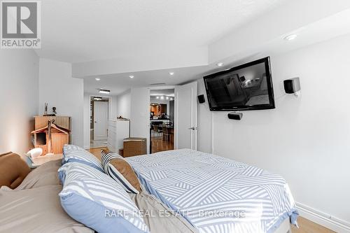 310 - 1001 Bay Street, Toronto, ON - Indoor Photo Showing Bedroom