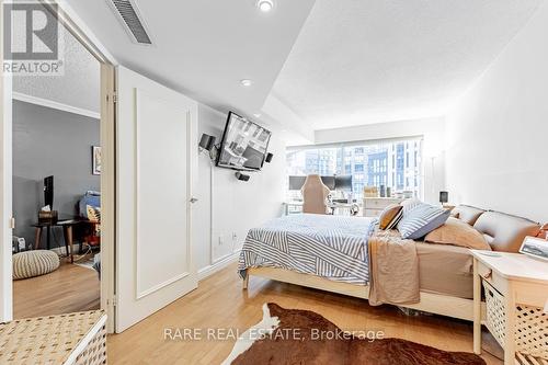 310 - 1001 Bay Street, Toronto, ON - Indoor Photo Showing Bedroom