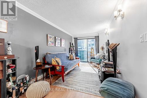 310 - 1001 Bay Street, Toronto, ON - Indoor