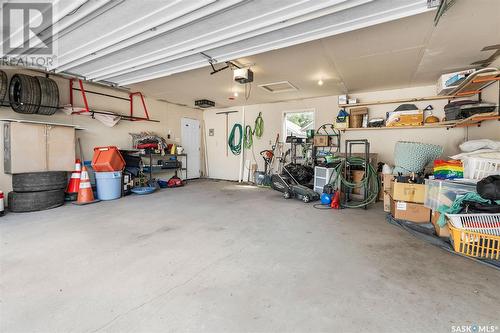 1303 6Th Avenue N, Saskatoon, SK - Indoor Photo Showing Garage