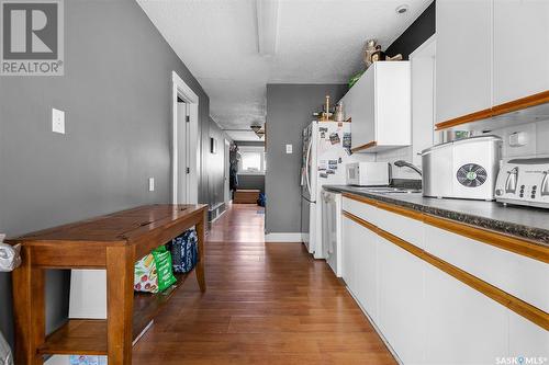 1303 6Th Avenue N, Saskatoon, SK - Indoor Photo Showing Kitchen