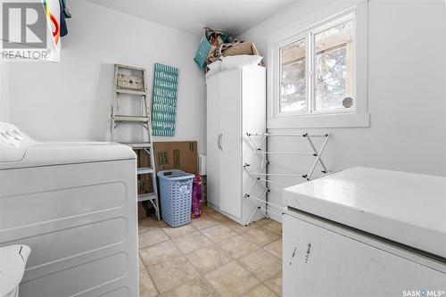 1303 6Th Avenue N, Saskatoon, SK - Indoor Photo Showing Laundry Room