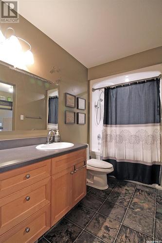 59 Poplar Bay, Yorkton, SK - Indoor Photo Showing Bathroom