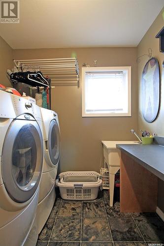 59 Poplar Bay, Yorkton, SK - Indoor Photo Showing Laundry Room