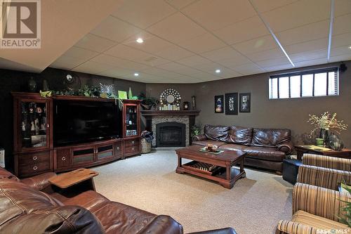 59 Poplar Bay, Yorkton, SK - Indoor With Fireplace