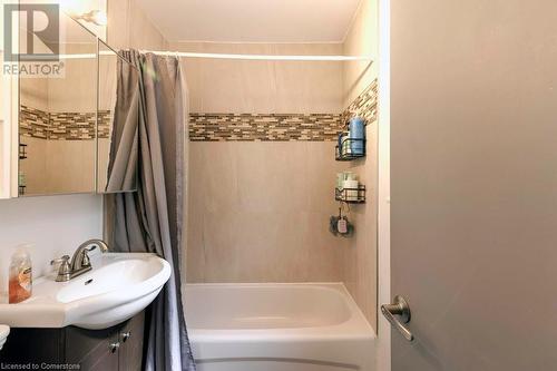 52 Martha Street, Hamilton, ON - Indoor Photo Showing Bathroom