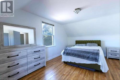 52 Martha Street, Hamilton, ON - Indoor Photo Showing Bedroom