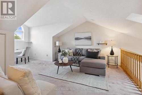 14 - 5 Heritage Way, Kawartha Lakes (Lindsay), ON - Indoor Photo Showing Living Room