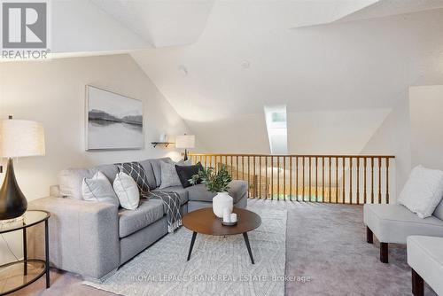 14 - 5 Heritage Way, Kawartha Lakes (Lindsay), ON - Indoor Photo Showing Living Room