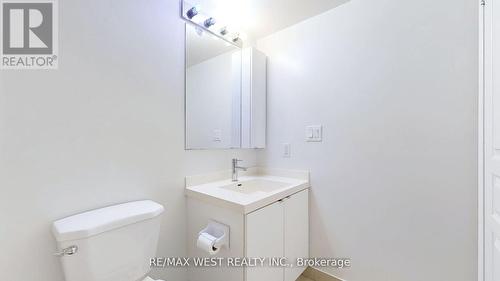 602 - 352 Front Street W, Toronto, ON - Indoor Photo Showing Bathroom