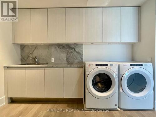 208 - 118 Merchants' Wharf, Toronto, ON - Indoor Photo Showing Laundry Room