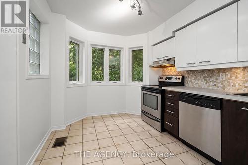 4A Shank Street, Toronto (Niagara), ON - Indoor Photo Showing Kitchen