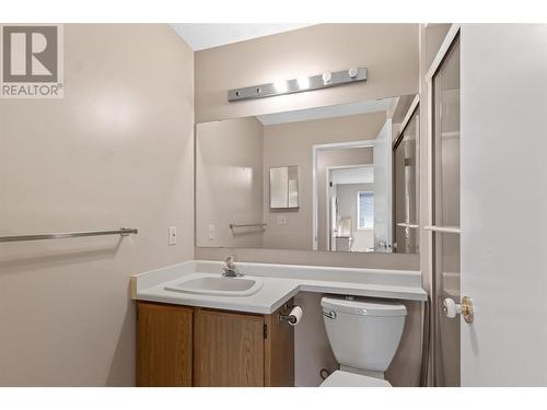 2085 Gordon Drive Unit# 303, Kelowna, BC - Indoor Photo Showing Bathroom