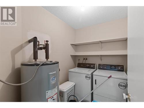 2085 Gordon Drive Unit# 303, Kelowna, BC - Indoor Photo Showing Laundry Room