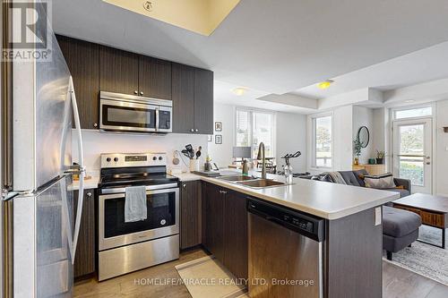 212 - 1555 Kingston Road, Pickering, ON - Indoor Photo Showing Kitchen With Double Sink With Upgraded Kitchen