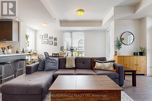 212 - 1555 Kingston Road, Pickering, ON - Indoor Photo Showing Living Room