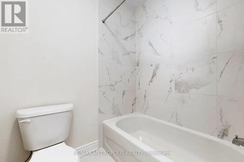 156 Muirfield Drive, Barrie, ON - Indoor Photo Showing Bathroom