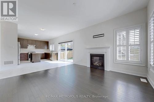 156 Muirfield Drive, Barrie (Ardagh), ON - Indoor Photo Showing Living Room With Fireplace