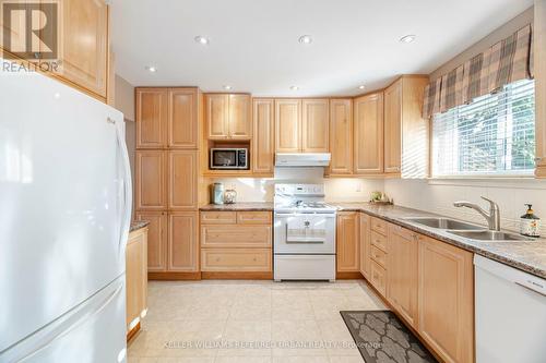 31 Coniston Avenue, Brampton, ON - Indoor Photo Showing Kitchen With Double Sink