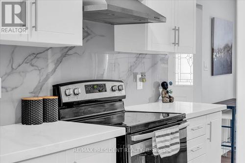 68 Majestic Crescent, Brampton, ON - Indoor Photo Showing Kitchen