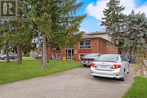 25 Haggert Avenue S, Brampton, ON - Outdoor