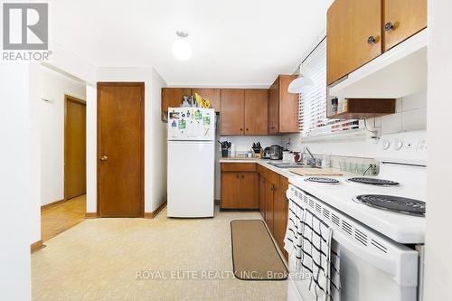 25 Haggert Avenue S, Brampton, ON - Indoor Photo Showing Kitchen