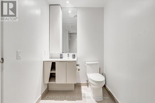 5511 - 3900 Confederation Parkway, Mississauga, ON - Indoor Photo Showing Bathroom