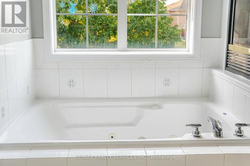 18 Tideland Drive, Brampton, ON - Indoor Photo Showing Bathroom