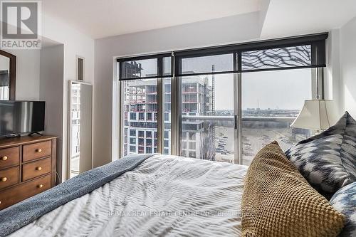 110 - 1040 The Queens Way, Toronto, ON - Indoor Photo Showing Bedroom