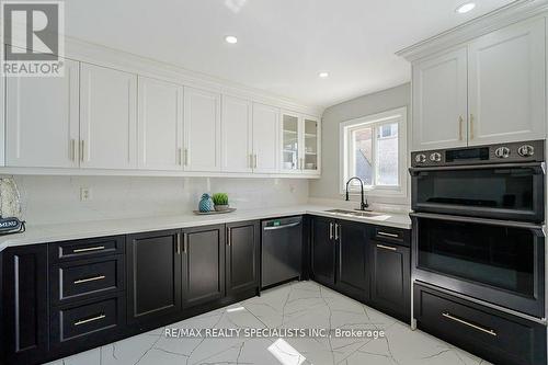 3 Deforest Drive, Brampton, ON - Indoor Photo Showing Kitchen