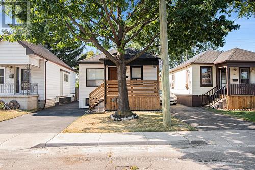 281 Normanhurst Avenue, Hamilton (Normanhurst), ON - Outdoor With Facade