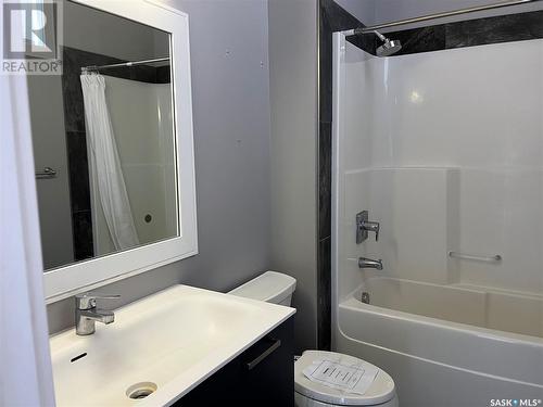 308 419 Willowgrove Square, Saskatoon, SK - Indoor Photo Showing Bathroom