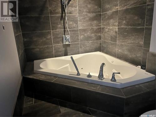 308 419 Willowgrove Square, Saskatoon, SK - Indoor Photo Showing Bathroom