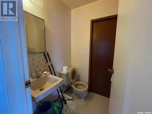 307 Grandview Street W, Moose Jaw, SK - Indoor Photo Showing Bathroom