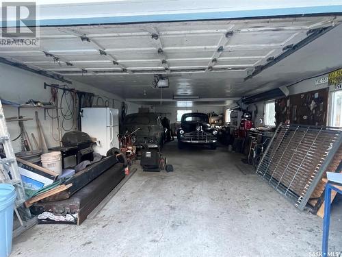 307 Grandview Street W, Moose Jaw, SK - Indoor Photo Showing Garage