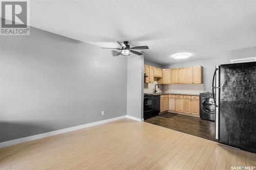 404 522 X Avenue S, Saskatoon, SK - Indoor Photo Showing Kitchen