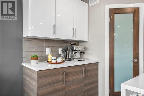 251 Eaton Crescent, Saskatoon, SK - Indoor Photo Showing Kitchen