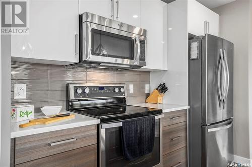 251 Eaton Crescent, Saskatoon, SK - Indoor Photo Showing Kitchen