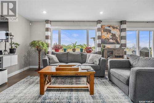 251 Eaton Crescent, Saskatoon, SK - Indoor Photo Showing Living Room