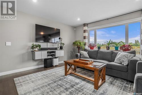 251 Eaton Crescent, Saskatoon, SK - Indoor Photo Showing Living Room