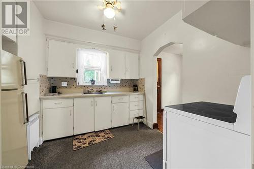 5 Sherring Street S, Haldimand County, ON - Indoor Photo Showing Kitchen