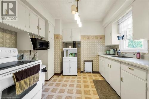 5 Sherring Street S, Haldimand County, ON - Indoor Photo Showing Kitchen