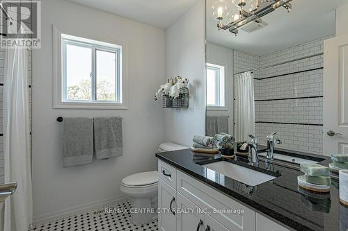 1255 Emma Chase Drive, London, ON - Indoor Photo Showing Bathroom