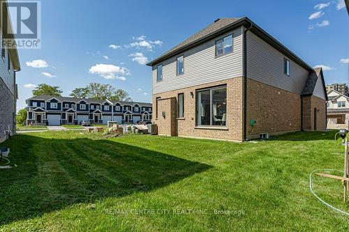 1255 Emma Chase Drive, London, ON - Outdoor