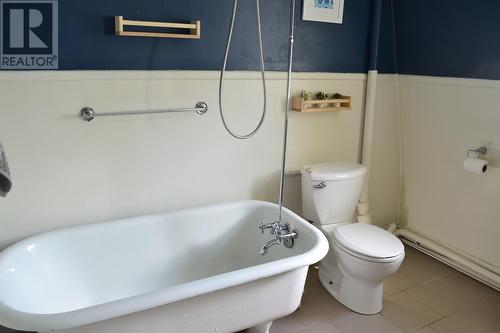 86 Circular Road, St. John'S, NL - Indoor Photo Showing Bathroom