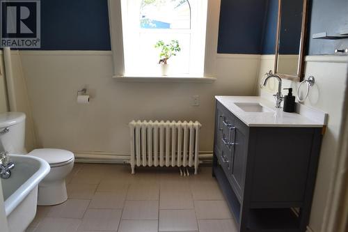 86 Circular Road, St. John'S, NL - Indoor Photo Showing Bathroom