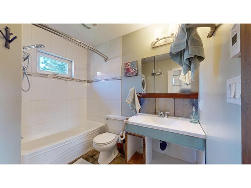 1430 Summer Road, Kimberley, BC - Indoor Photo Showing Bathroom