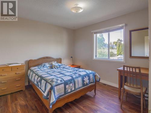 166 Heather Place, Penticton, BC - Indoor Photo Showing Bedroom