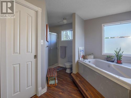 166 Heather Place, Penticton, BC - Indoor Photo Showing Bathroom